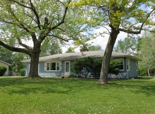 4 Illini Dr, Decatur, IL 62521