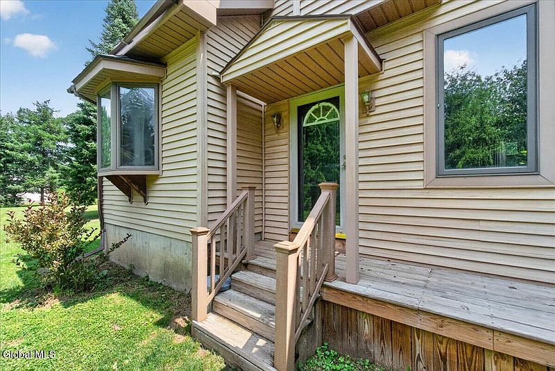 4th image of 226 Belfance Road