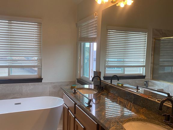 Beautiful 5-piec master bedroom