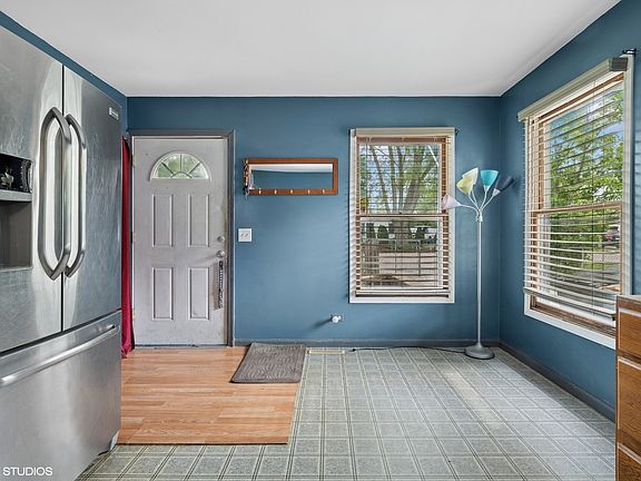 4th image of 908 Diana Ct