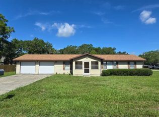 541 Sunset Ave, Umatilla, FL 32784