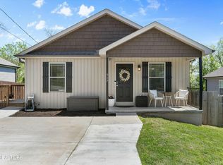 917 Loy St, Clinton, TN 37716