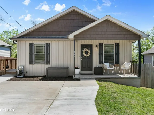 917 Loy St, Clinton, TN 37716