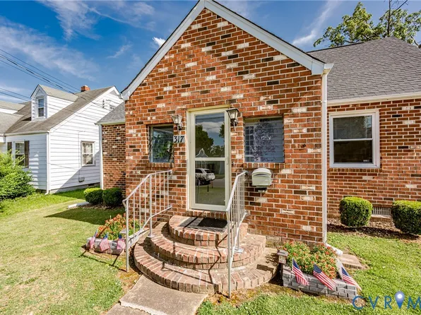 317 Moorman Ave, Colonial Heights, VA 23834