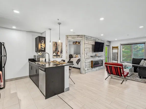 530 Watt Blvd SW #204, Edmonton, AB T6X 1P7