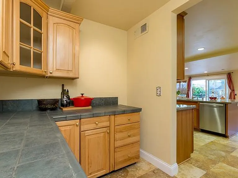 6191 Arnoldson Ct — Photo 7