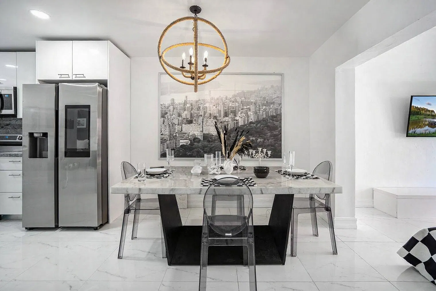3 bed, 2.0 bath, $7,553 — Photo 3