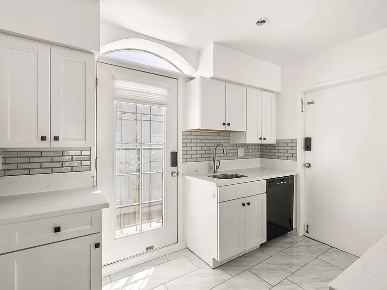 1295 Prospect St #C — Photo 6