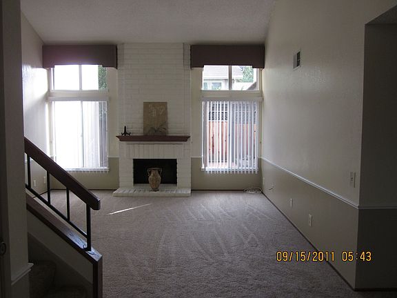 Living Room w/fire place
