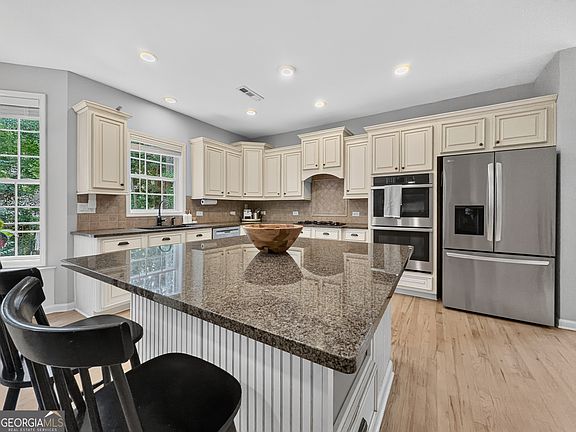 3rd image of 242 Independence Ln
