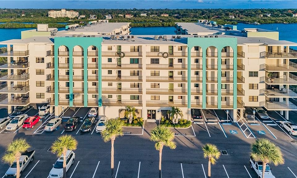 1st image of 19531 Gulf Blvd APT 508