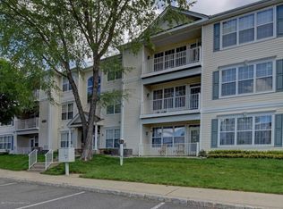 532 Saint Andrews Pl, Englishtown, NJ 07726