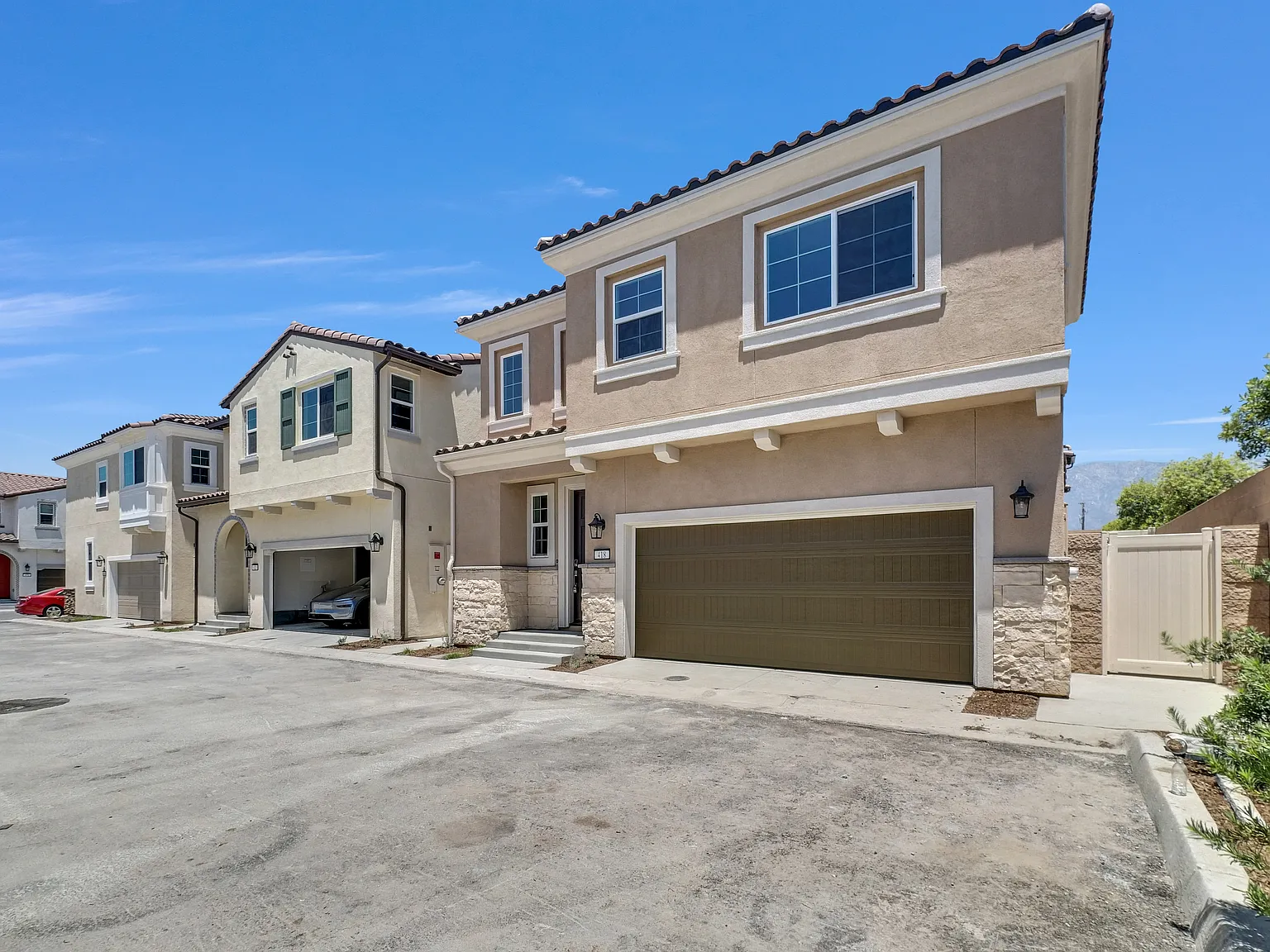 3 bed, 2.5 bath, 1619 sqft, $3,500 — Photo 4