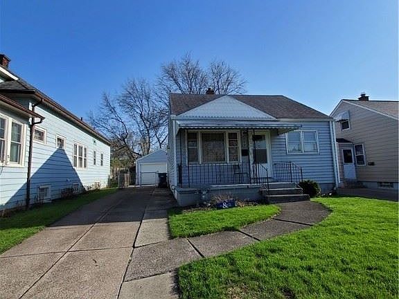 2nd image of 260 Heath St
