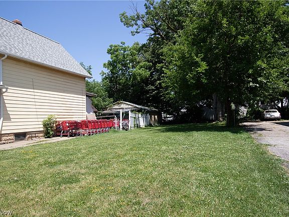 3rd image of 2185 W 105th St