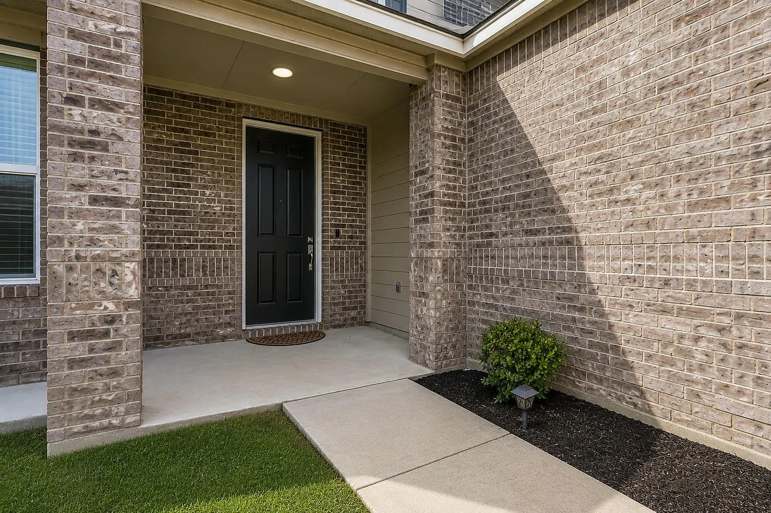 5 bed, 3.5 bath, 2680 sqft, $2,695 — Photo 3