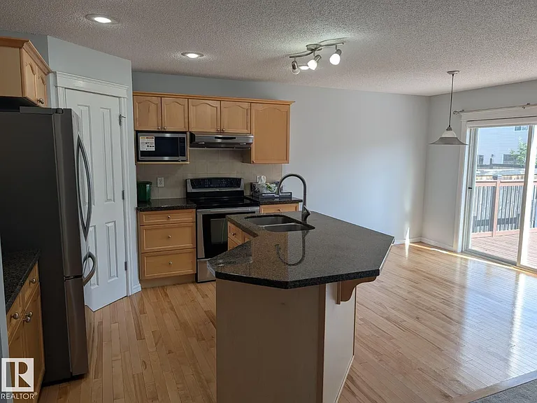 4609 163a Ave NW — Photo 5