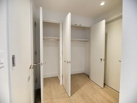 Rented by Extell Marketing Group LLC | media 5