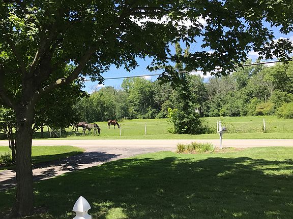 Front porch view. Nayyybors.