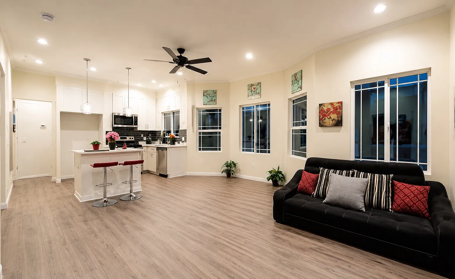 2 bed, $1,334 — Photo 2