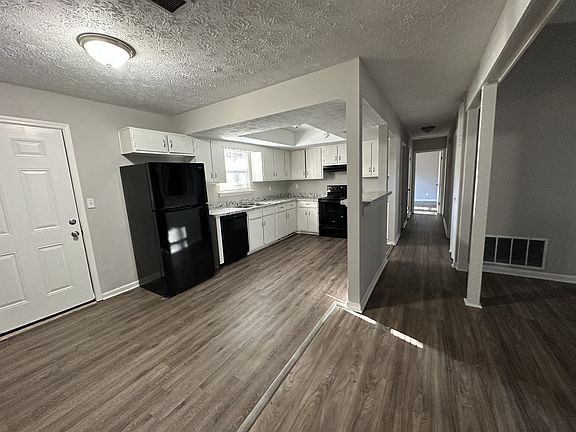 5th image of 6875 Timbers East Dr