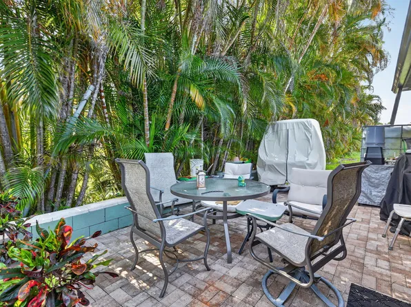 11 SE Flamenco Way, Port St Lucie, FL 34952