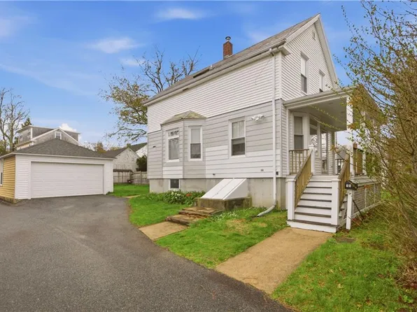 18 Cummings Rd, Newport, RI 02840