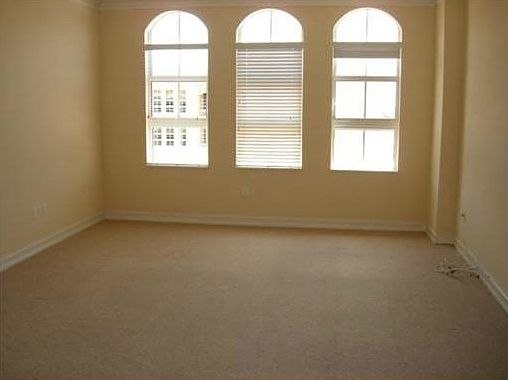 5th image of 3001 NE 185th St APT 630