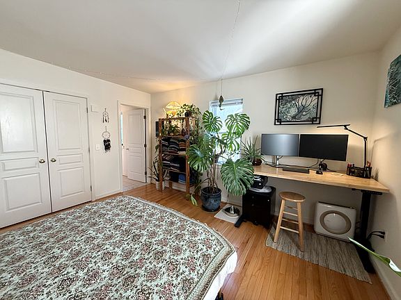 5th image of 913 Lombard St APT C
