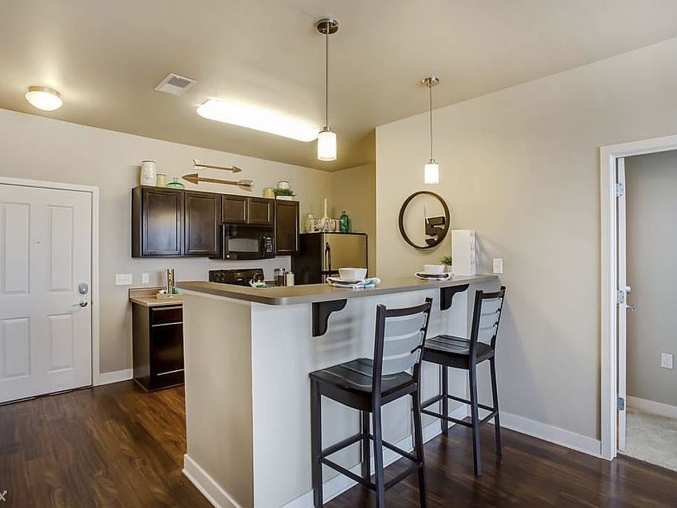 1st image of 2243 Chester Ave APT 4505