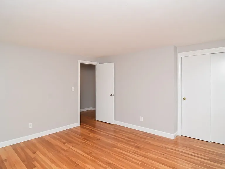37-49 Arcadia Ave #45 — Photo 19