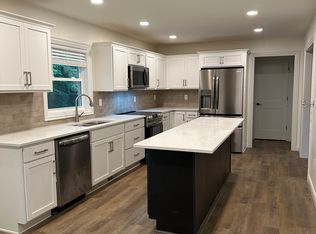 1814 Fairview St, Oshkosh, WI 54901