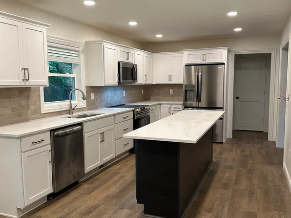 1814 Fairview St, Oshkosh, WI 54901