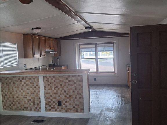 4th image of 4655 Sharpsburg Rd