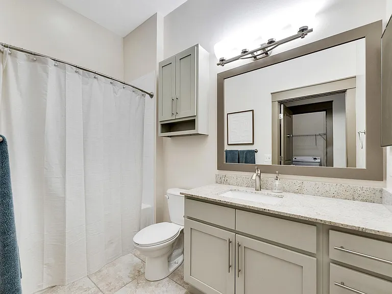 Varela Westshore Apartments — Photo 35
