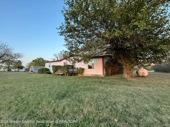 3530 N Chandler Rd, Saint Johns, MI 48879