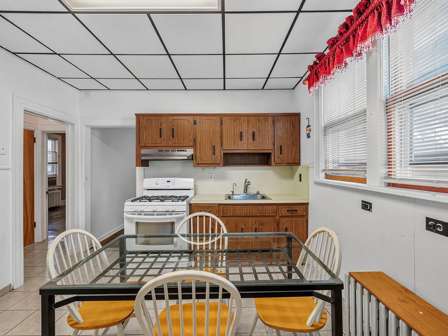 5 bed, 2000 sqft, $4,500 — Photo 4