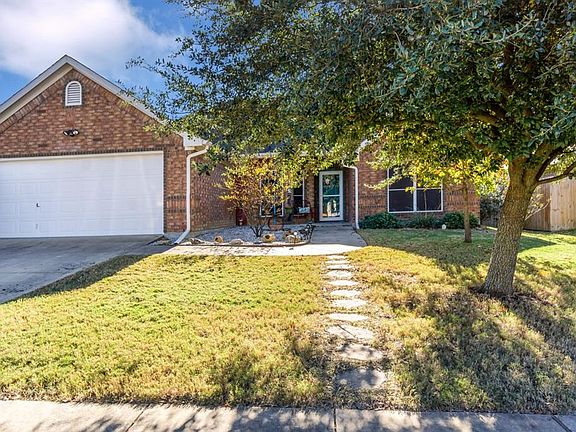 3rd image of 705 Oakmont Dr