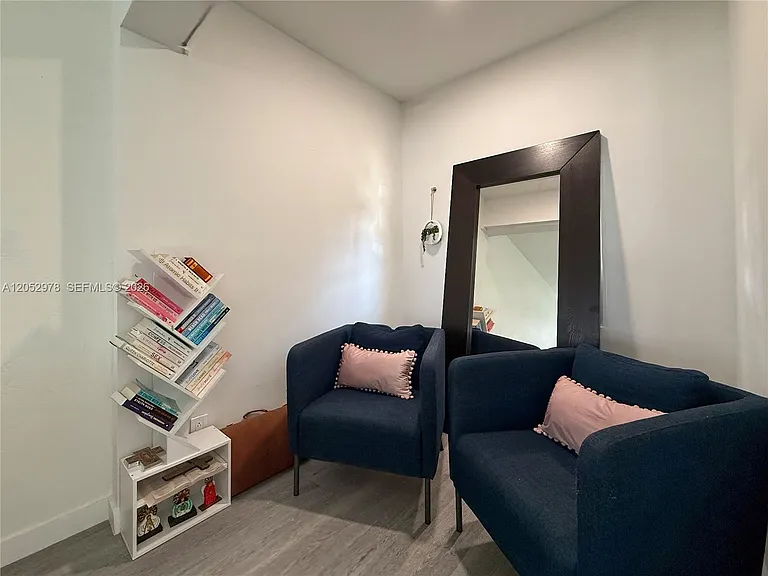 3123 SW 25th Ter #FRONT — Photo 17