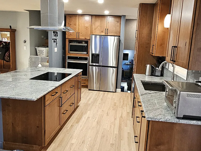 1805 S Pratt Pkwy — Photo 4