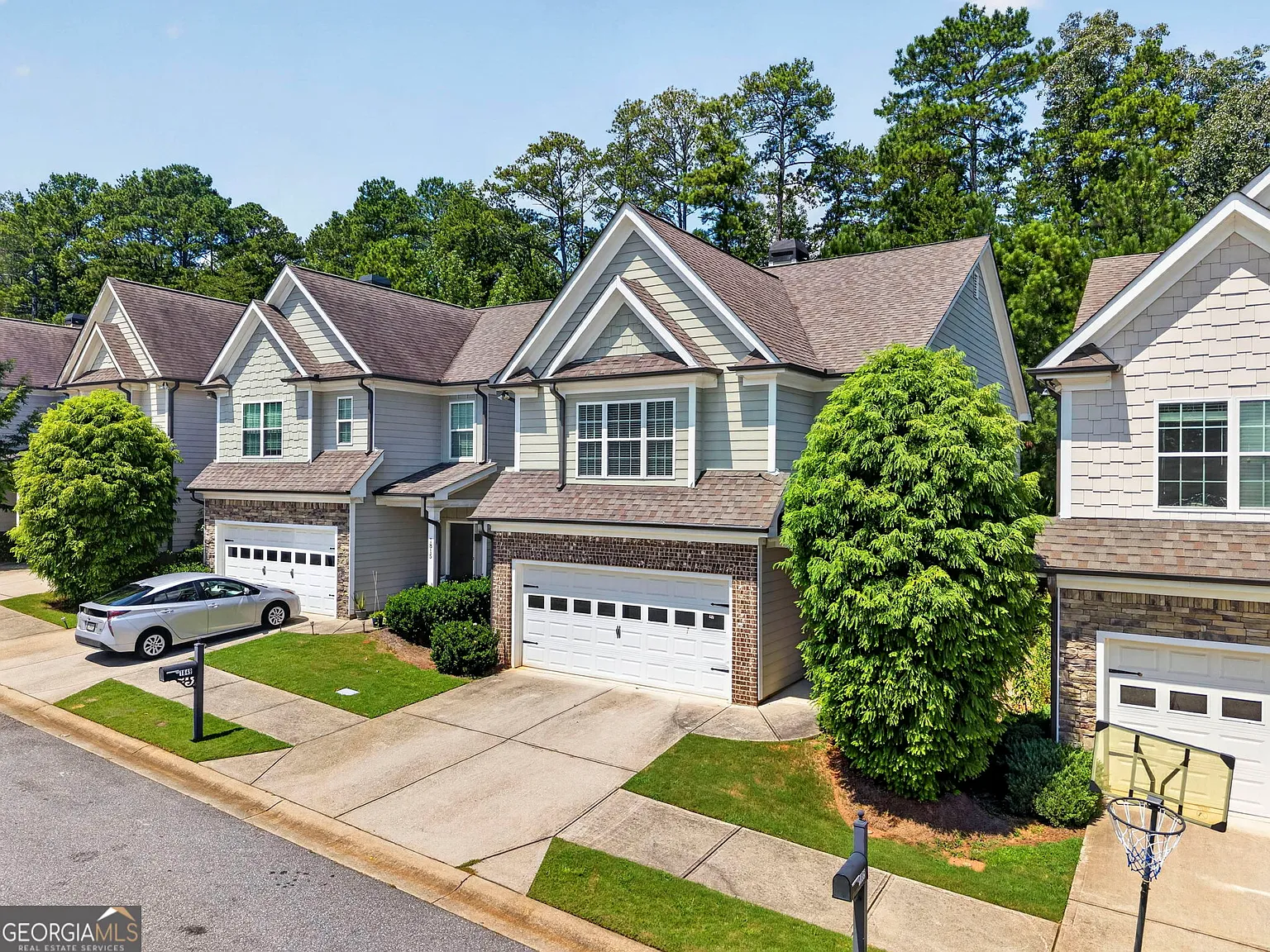 3 bed, 2.5 bath, $2,450 — Photo 2