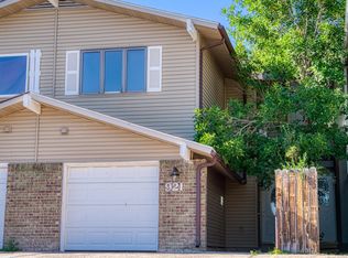 921 Mountain View Dr, Gillette, WY 82716