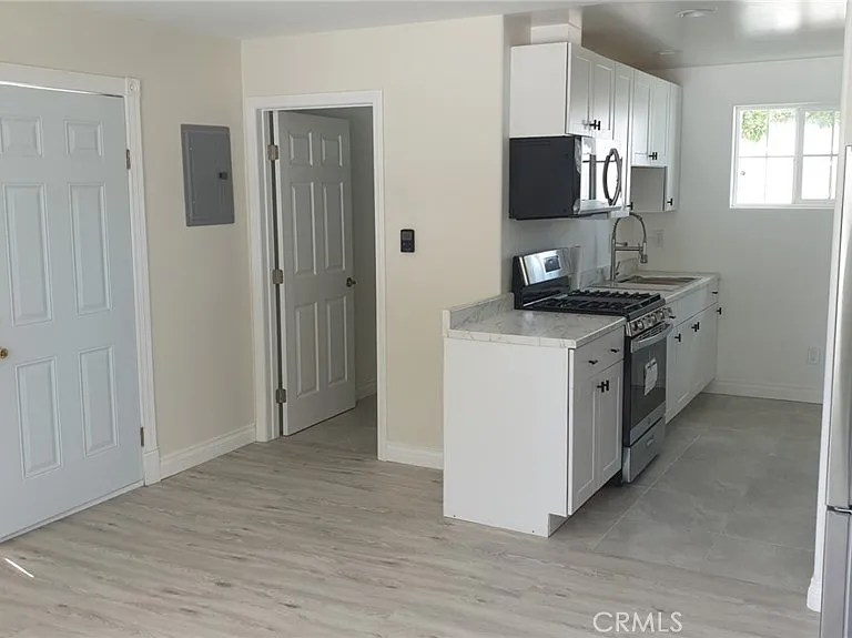 9957 Delco Ave — Photo 5
