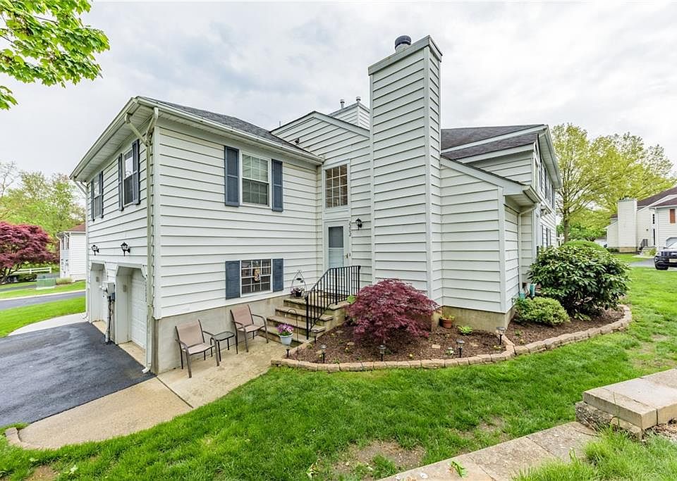 1st image of 2202 Buckingham Cir #100