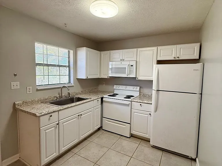 802 Old McGinley Dr — Photo 14