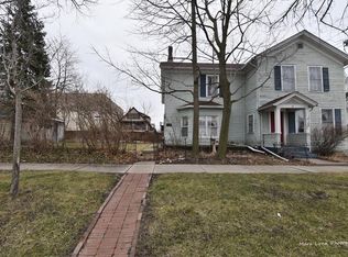 18 S 3rd Ave, St Charles, IL 60174