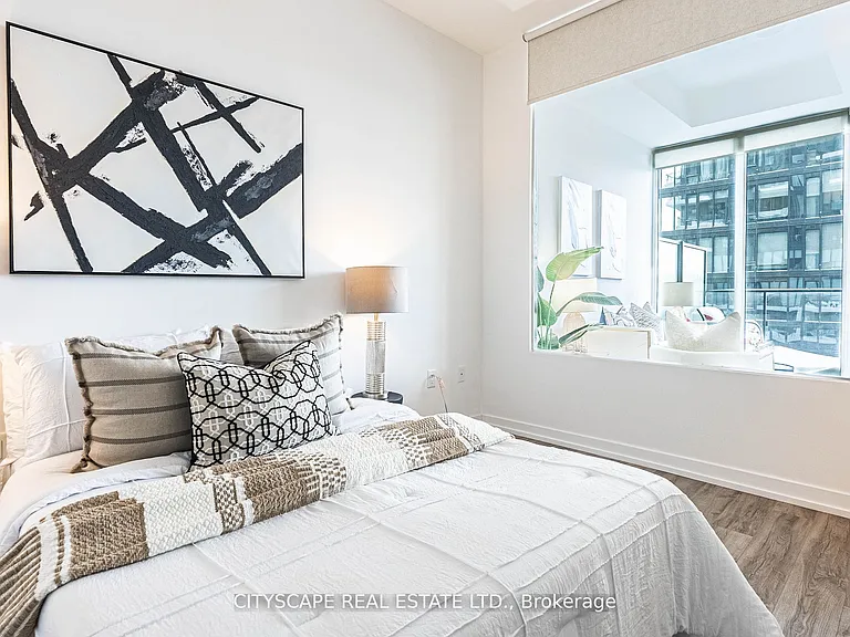 77 Shuter St #907 — Photo 9