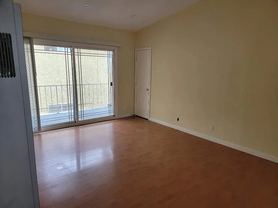 3740 Midvale Ave #1