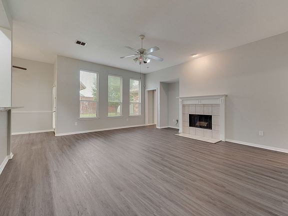 5th image of 2912 Loftsmoor Ln