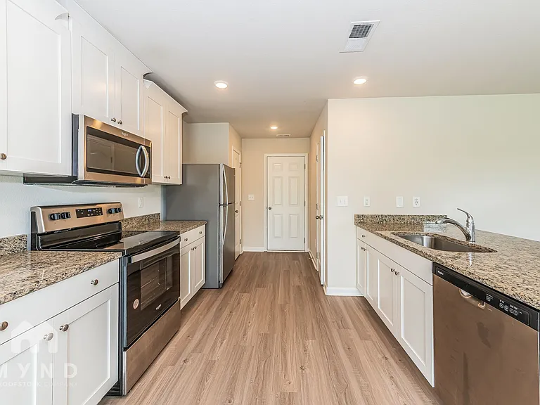 279 Royal Meadow Dr — Photo 6